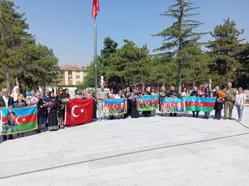 Qarabağ müharibəsi şəhidlərinin ailə üzvləri Ankarada Türkiyə qəhrəmanlarının xatirəsini anıblar