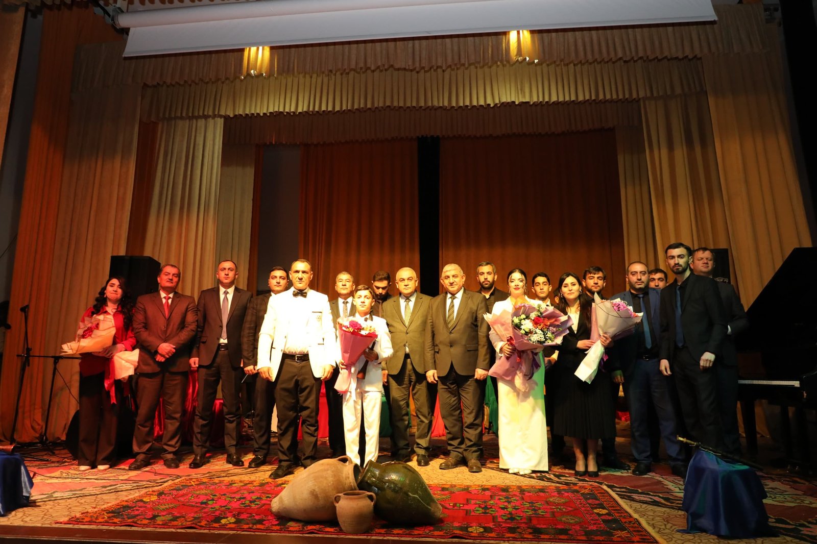 Naxçıvanda V sinif şagirdinin solo konserti keçirilib -