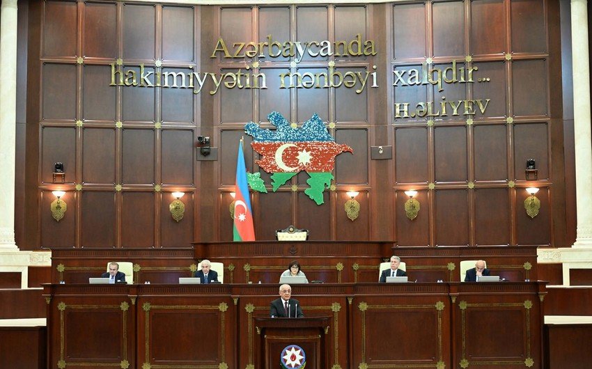 Milli Məclis hökumətin hesabatını qəbul edib