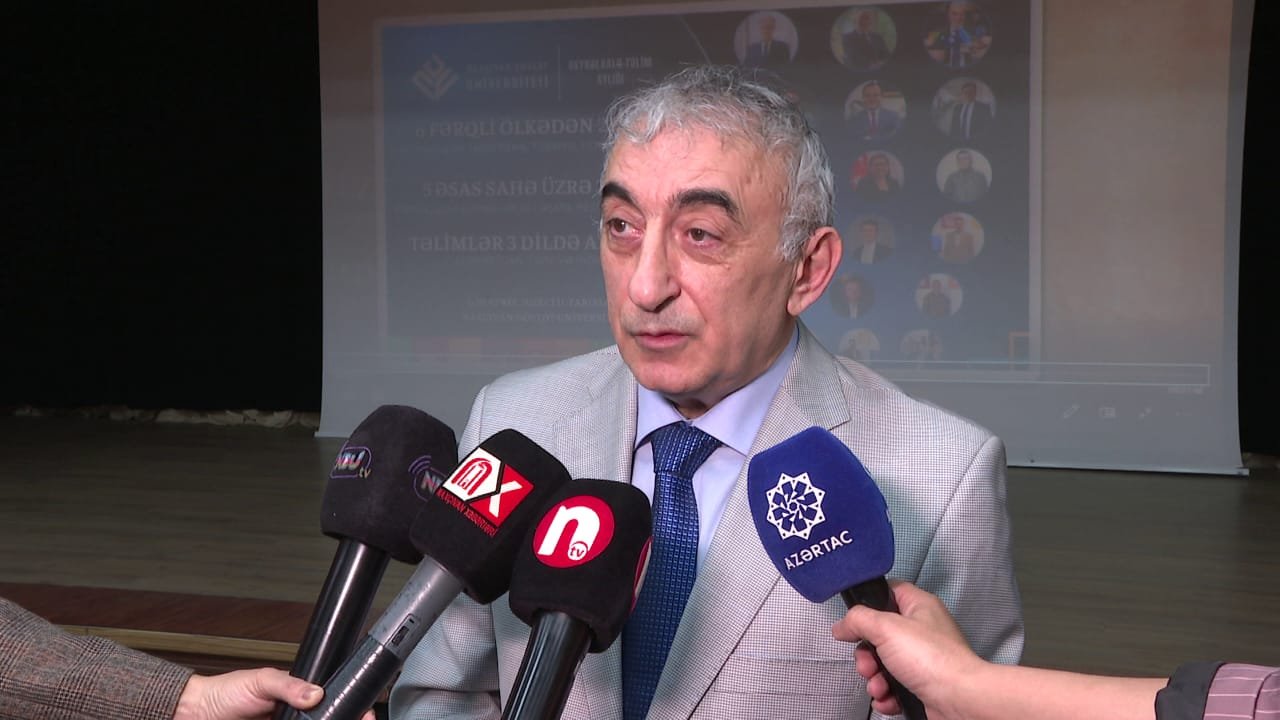 Acıbademin Ürək-Damar Klinikasının qurucusu: Naxçıvanda tələbələrlə fikir mübadiləsi aparmaqdan məmnunam