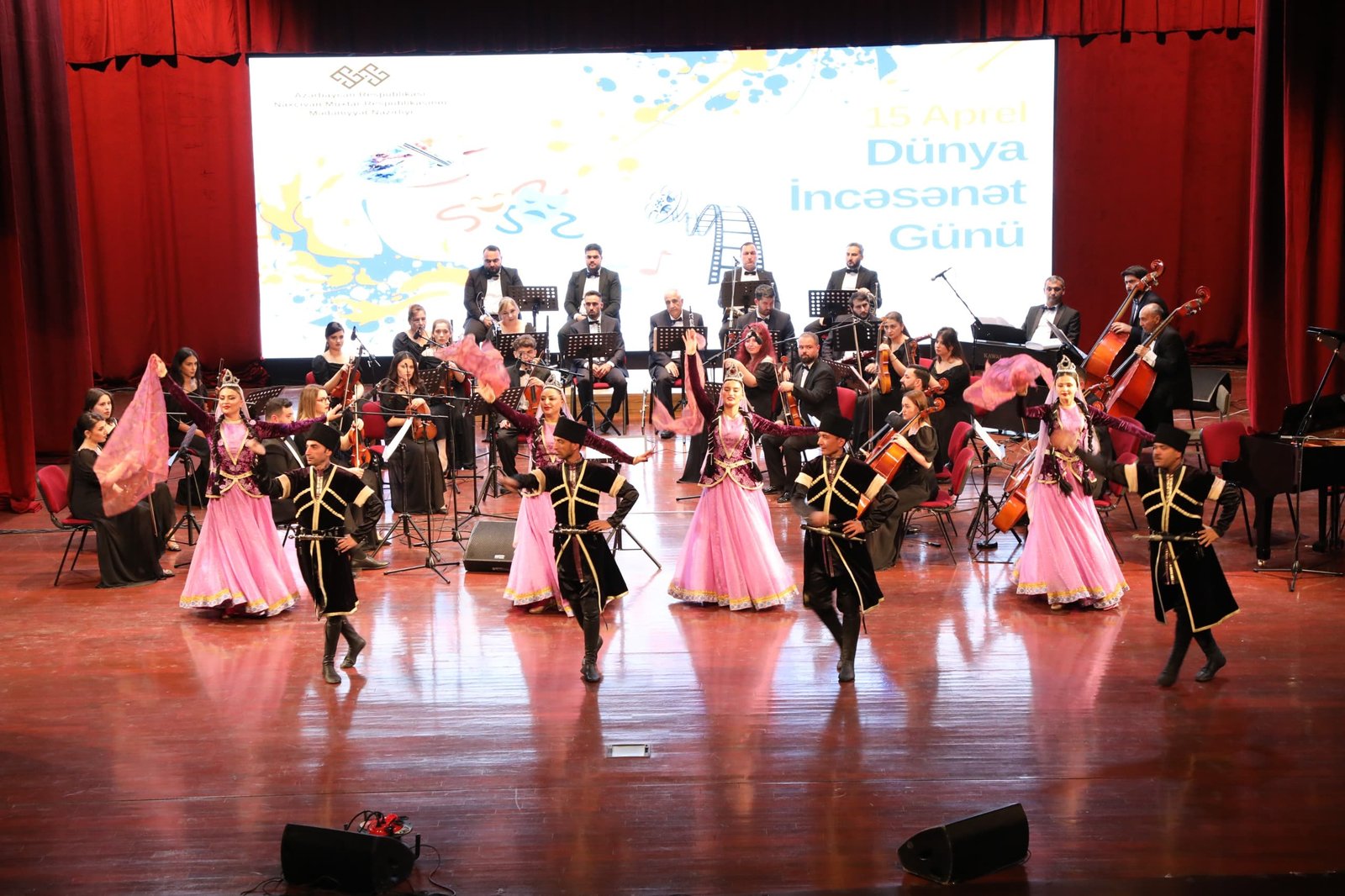 “Dünya İncəsənət Günü” və “Uşaq İncəsənət Festivalı”nın açılışına həsr olunmuş tədbir keçirilib -