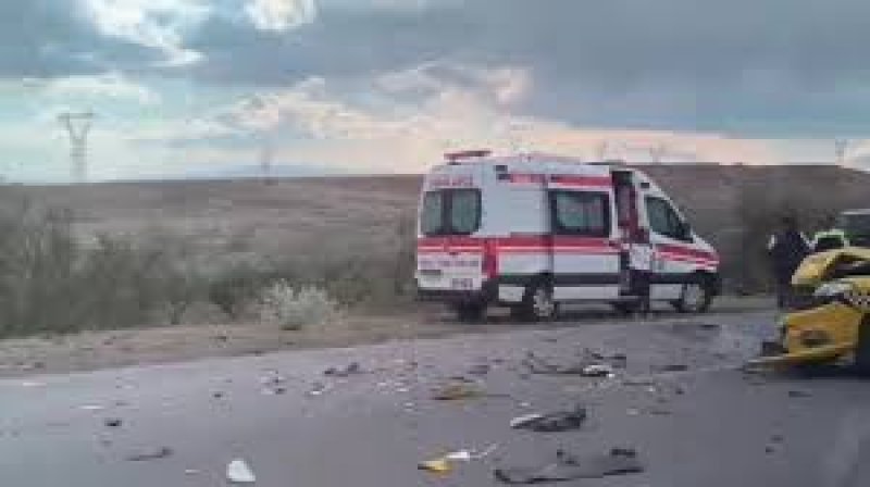 Batabat yolunda ağır qəza: Beş nəfər xəsarət alıb