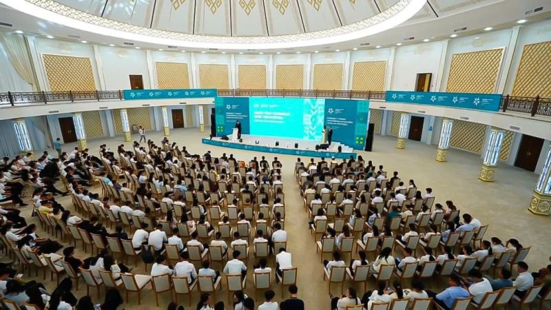 Naxçıvanlı nümayəndə Özbəkistanda beynəlxalq forumda iştirak edib -