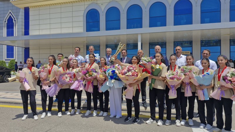 “Möminə Xatun” voleybol komandasının Naxçıvanda qarşılanma mərasimi keçirilir -