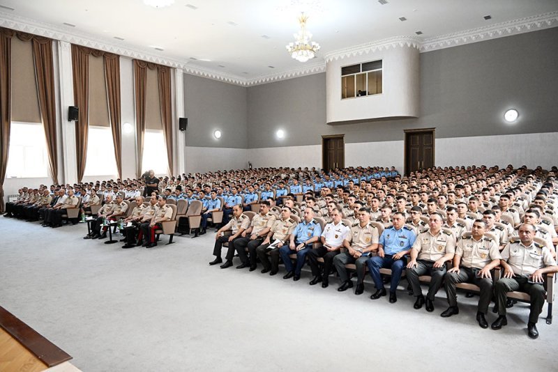 Baş Qərargah rəisi Heydər Əliyev adına Hərbi İnstitutda olub -