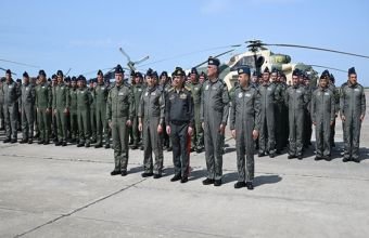 Bayram günlərində Müdafiə Nazirliyinin rəhbərliyi şəxsi heyətlə görüşüb