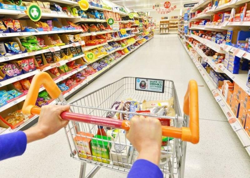“Bazarstore”da qida məhsulunun üzərində göstərilən qiymətdən baha satıldığı aşkarlanıb