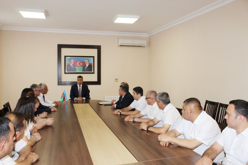 Dövlət qulluqçularının peşə bayramı günü münasibətilə tədbir keçirilib -