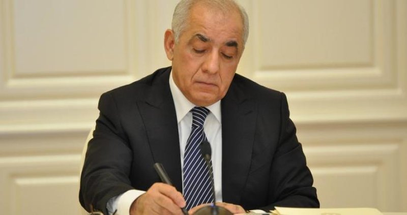 Əli Əsədov qərar imzalayıb
