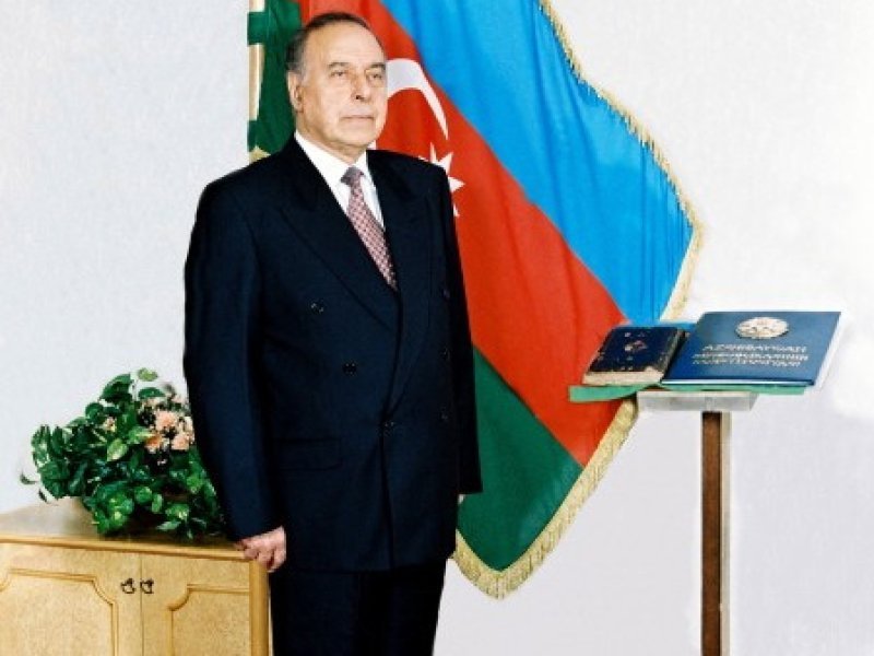 Heydər Əliyev və müstəqil Azərbaycanın ilk konstitusiyası