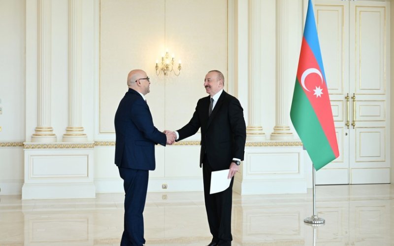 İlham Əliyev Əhməd Metaninin etimadnaməsini qəbul edib -