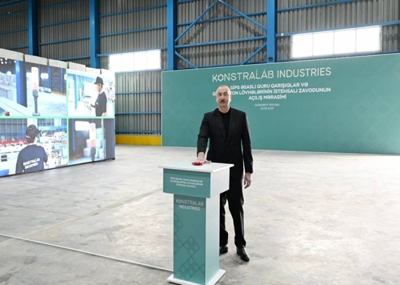 İlham Əliyev Goranboyda tikinti materialları istehsalı müəssisəsinin açılışında iştirak edib -