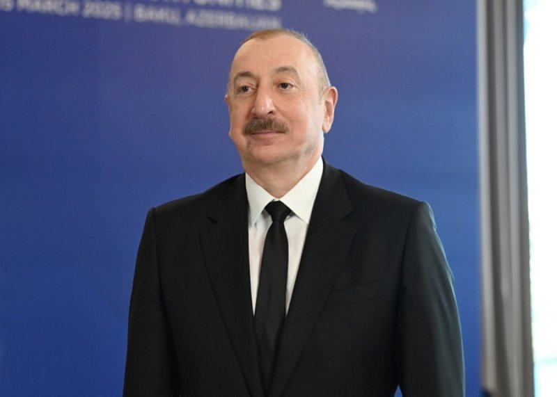 İlham Əliyev Portuqaliya prezidentini təbrik edib