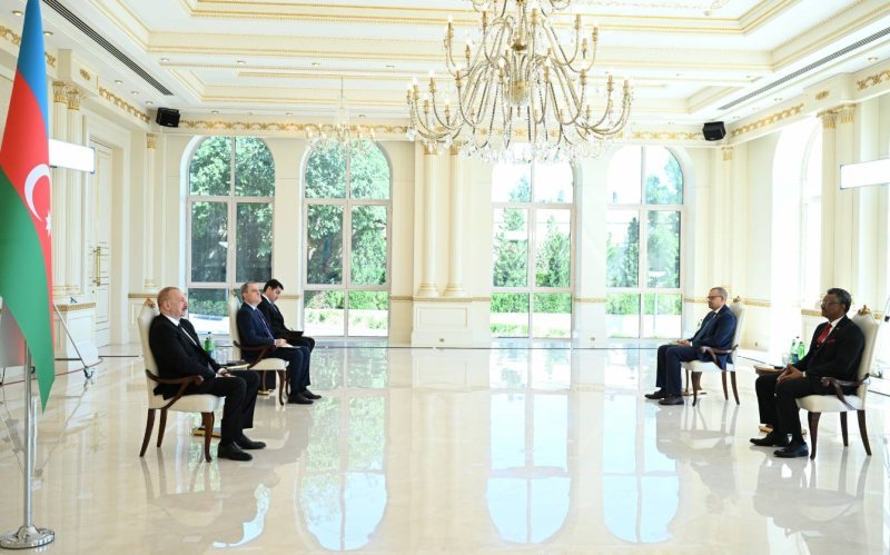 İlham Əliyev Sudanın yeni təyin olunmuş səfirinin etimadnaməsini qəbul edib -