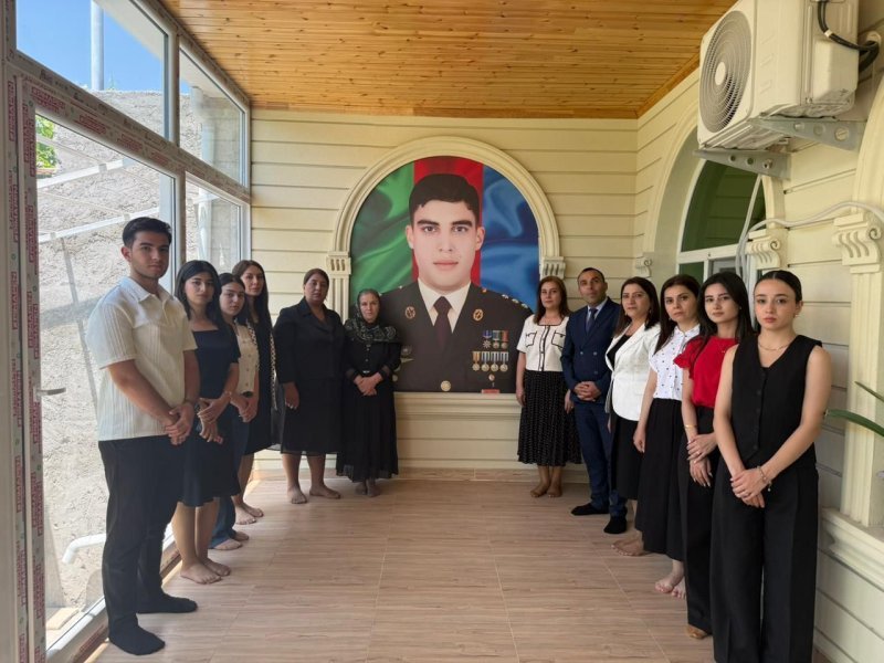 Komitənin kollektivi şəhid ailəsini ziyarət edib -