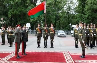 Minskdə Azərbaycan və Belarus müdafiə nazirləri görüşüb -