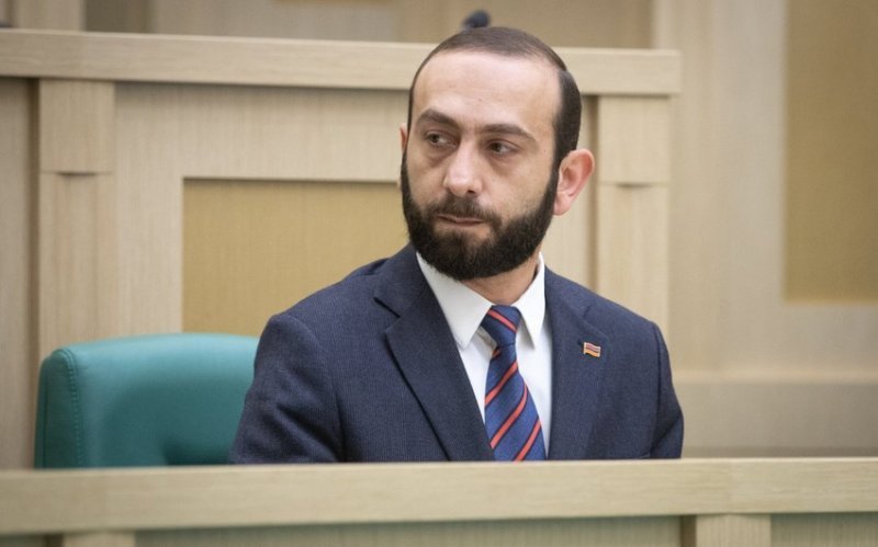 Mirzoyan ATƏT sədrinə Ermənistan-Azərbaycan sülh müqaviləsinə yönəlmiş səylər barədə danışıb