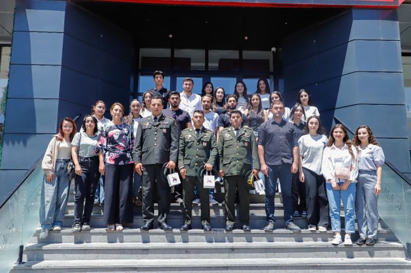 Naxçıvanda gənclərin Vətən müharibəsi iştirakçıları ilə görüşü keçirilib