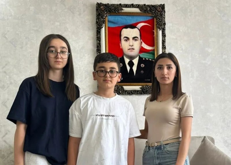 “Naxçıvanpoçt” şəhid ailələrinə bayram sovqatları çatdırıb -