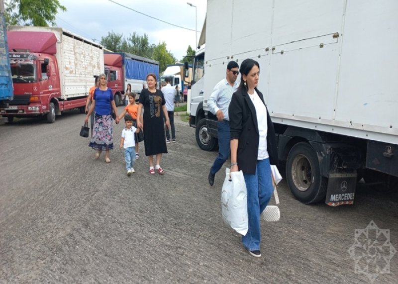 Növbəti köç karvanları Həsənriz və Sarıcalı kəndlərinə çatıb -