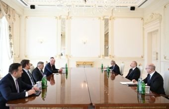 Prezident İlham Əliyev BP şirkətinin baş icraçı direktorunu qəbul edib