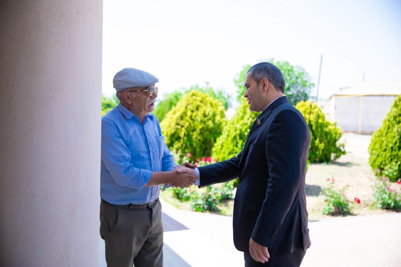 Qəzənfər Abdullayev Culfa rayon Ərəzin kənd sakinləri ilə görüşüb