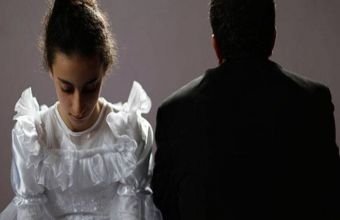 Yetkinlik yaşına çatmayan şəxslər barəsində dini kəbinkəsməyə görə qanunvericilikdə hansı məsuliyyət nəzərdə tutulub? -