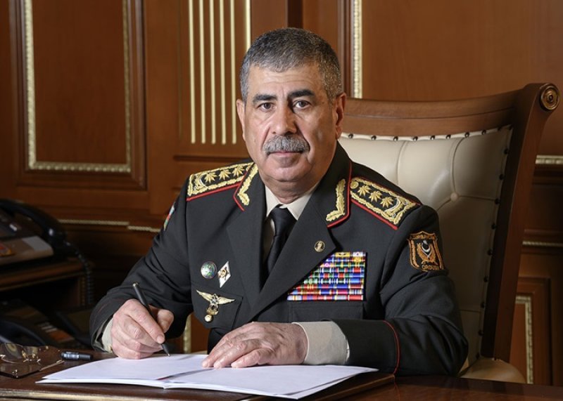 Zakir Həsənov Qurban bayramı münasibətilə ordunun şəxsi heyətini təbrik edib