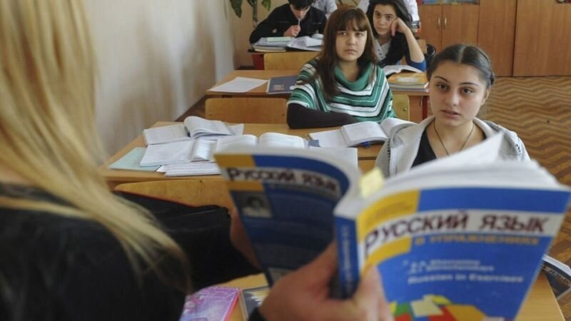 Bu gün Azərbaycan məktəblərində rus bölmələrinin bağlanması gündəmdə deyil -