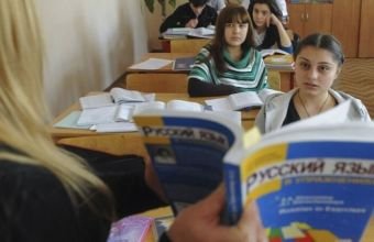 Bu gün Azərbaycan məktəblərində rus bölmələrinin bağlanması gündəmdə deyil -