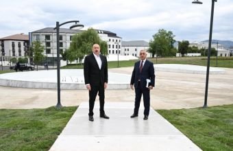 İlham Əliyev Xankəndidə Zəfər parkında görülən tikinti işləri ilə tanış olub -