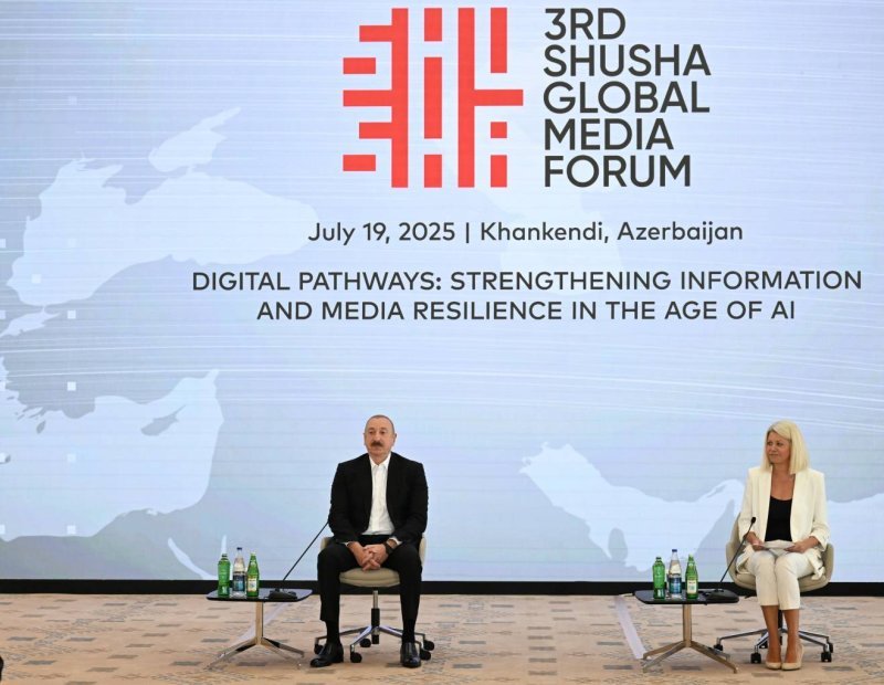 İlham Əliyevin III Şuşa Qlobal Media Forumunun iştirakçıları ilə görüşü başlayıb -
