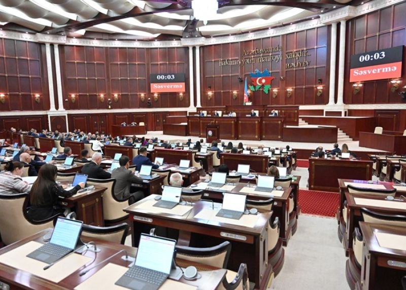 Milli Məclisin növbəti iclası başladı