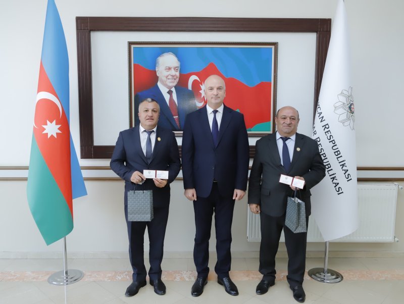 Naxçıvanda nazirlik əməkdaşlarına medal və vəsiqələr təqdim edilib -