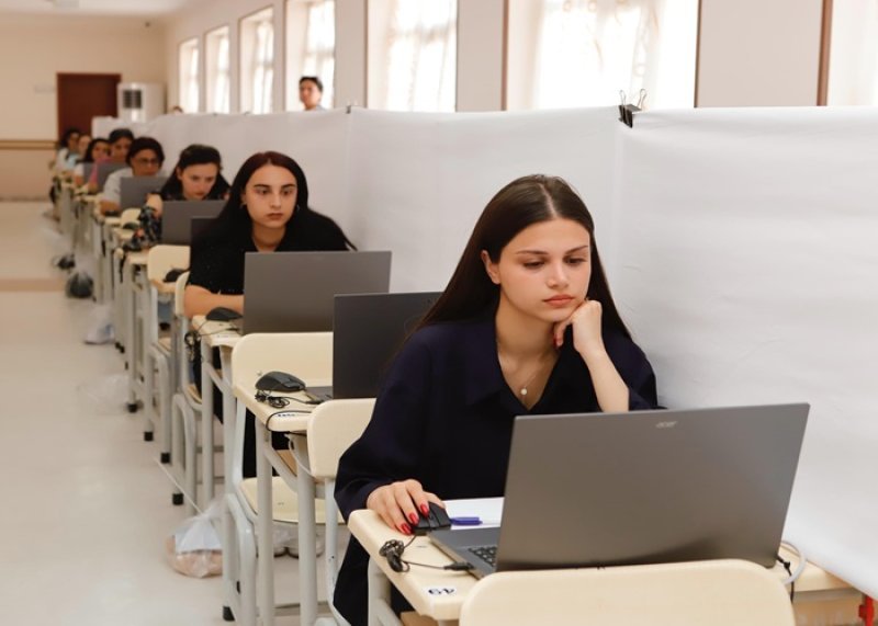 Naxçıvanda ölkə üzrə mərkəzləşmiş qaydada müəllimlərin işə qəbul müsabiqəsinə start verilib -