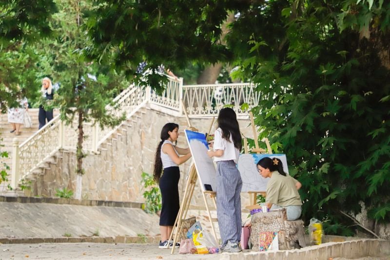 Ordubad şəhərində gənc rəssamlar bacarıqlarını nümayiş etdirib -