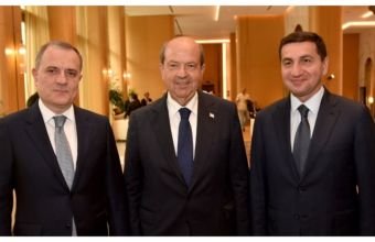 Şimali Kipr Prezidenti Şuşada Ceyhun Bayramov və Hikmət Hacıyevlə görüşüb