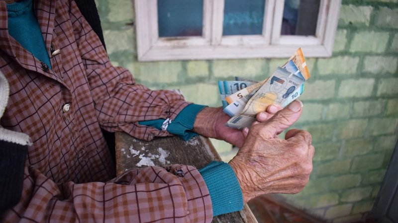 Yaşı 100 və 100-dən çox olan pensiyaçıların sayı açıqlanıb