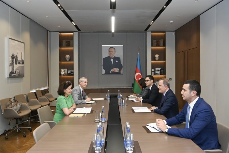 Ceyhun Bayramov Ann Buayonu qəbul edib