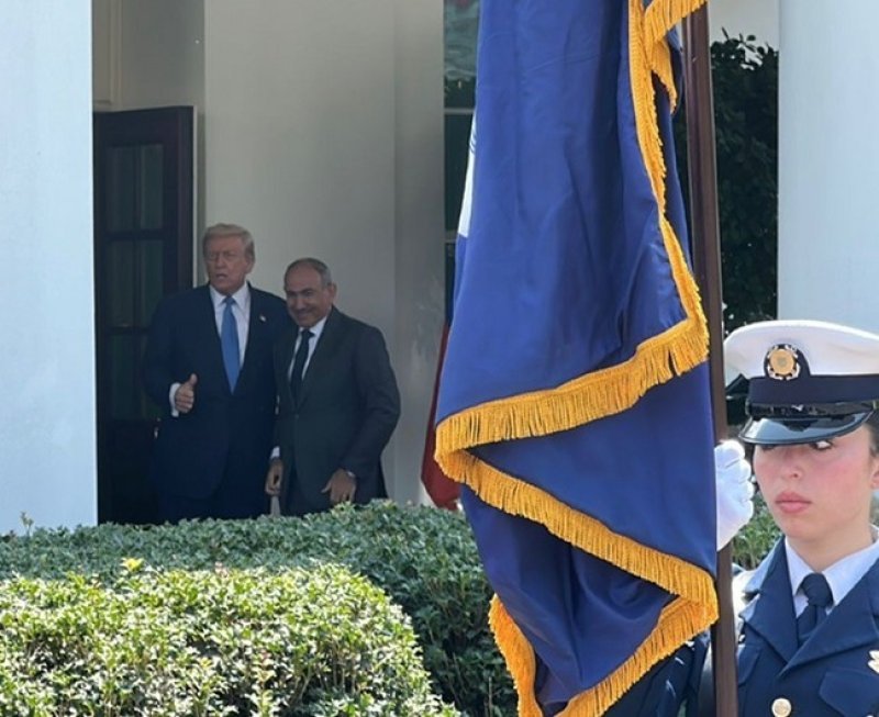 Donald Trampla Nikol Paşinyanın görüşü başlayıb