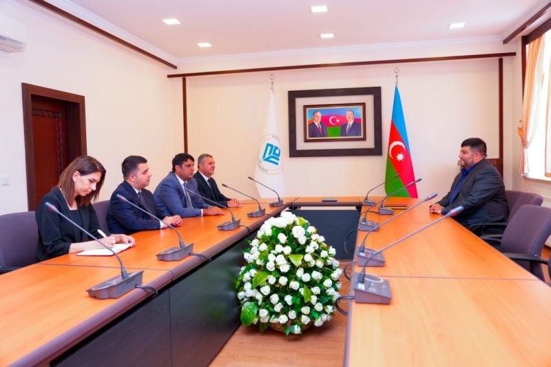 Elbrus İsayev  “Azərbaycan Universitetləri” facebook səhifəsinin rəhbərini qəbul edib -