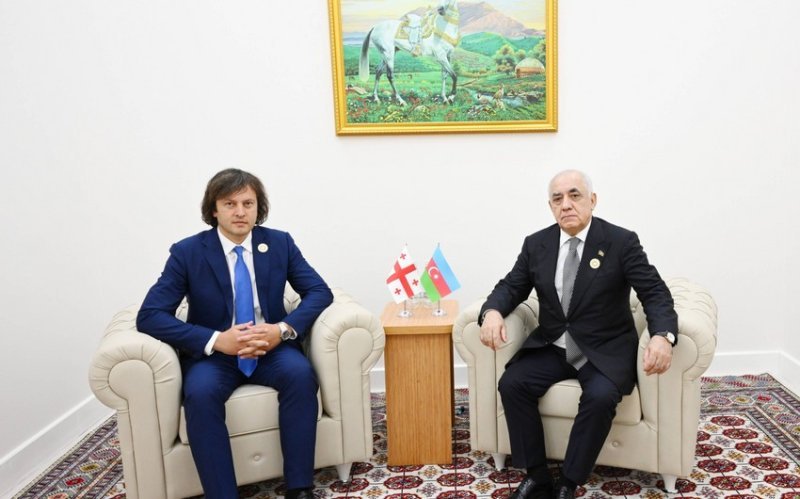 Əli Əsədov İrakli Kobaxidze ilə görüşüb