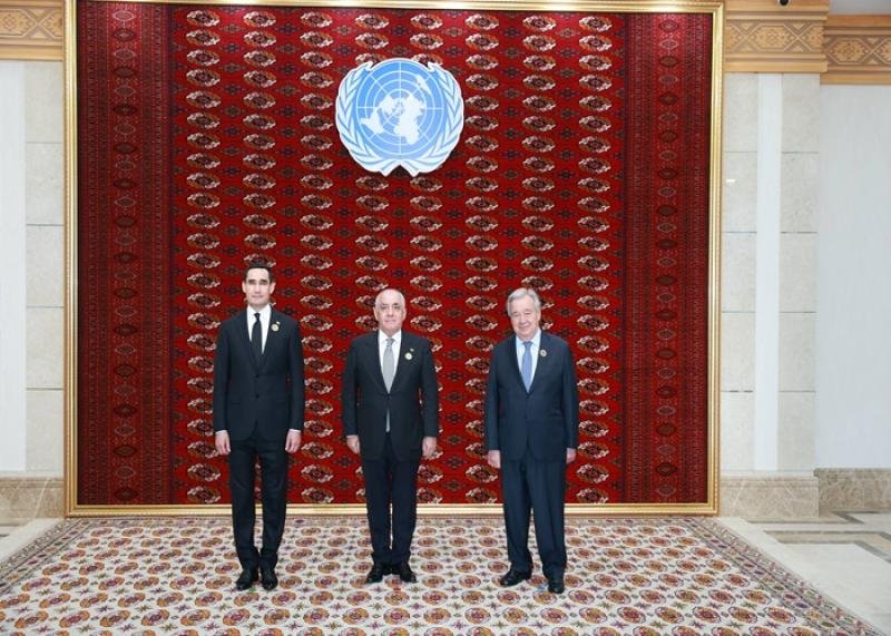 Əli Əsədov Türkmənistan Prezidenti ilə görüşüb