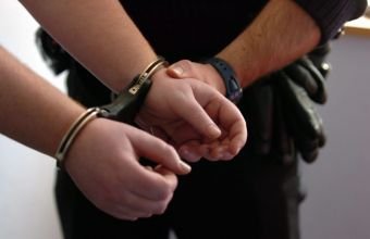 Hansı halda şəxsin cəzasının çəkilməmiş hissəsi daha yüngül cəza növü ilə əvəz edilə bilər? -