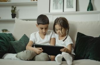 Mütəxəssis: Rəqəmsal təhlükələr uşaqların inkişafına mənfi təsir göstərə bilər