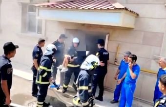 Naxçıvan şəhərində yaşayış binasında yanğın olub, sakinlər təxliyə olunub -