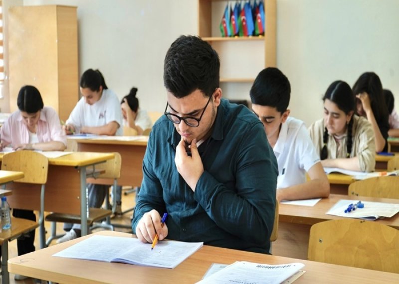 Ötən il kollec və universitetlərdə təhsil alan qadınların sayı kişilərin sayından çox olub
