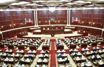 Azərbaycan Respublikası Milli Məclisinin aktları nə zaman  qüvvəyə minir? -