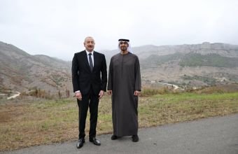Azərbaycan və BƏƏ prezidentləri Şuşa rayonunun Daşaltı kəndinin fonunda şəkil çəkdiriblər -