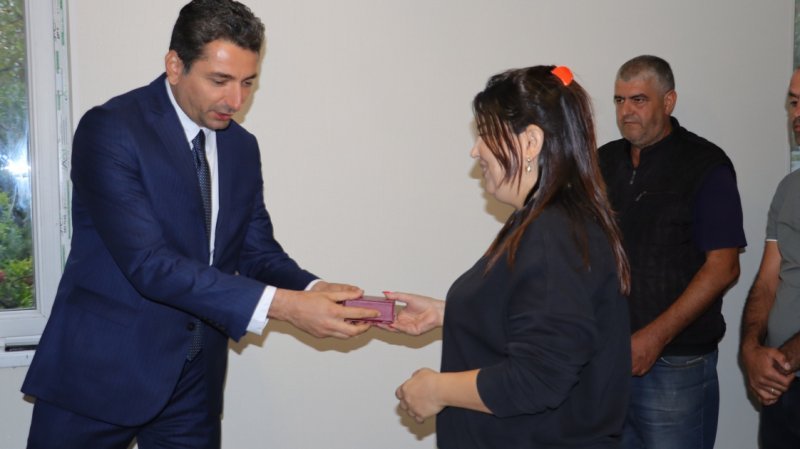 Daşbulaq kəndinə köçən ailələrə mənzillərin açarları təqdim olunub -
